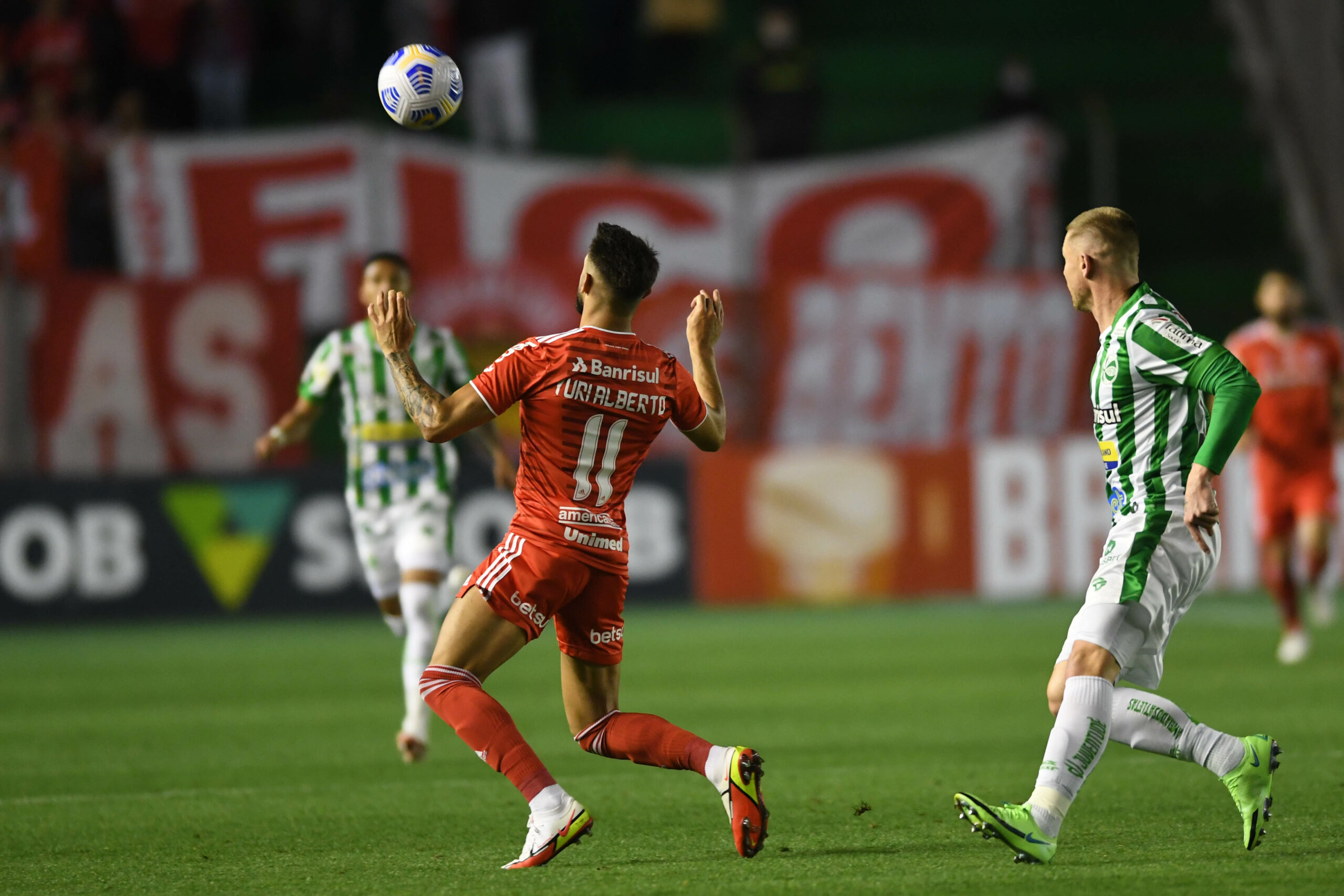 Leia mais sobre o artigo Desfalques; Gol contra; Inter perde para o Juventude na serra gaúcha; Resumo da partida