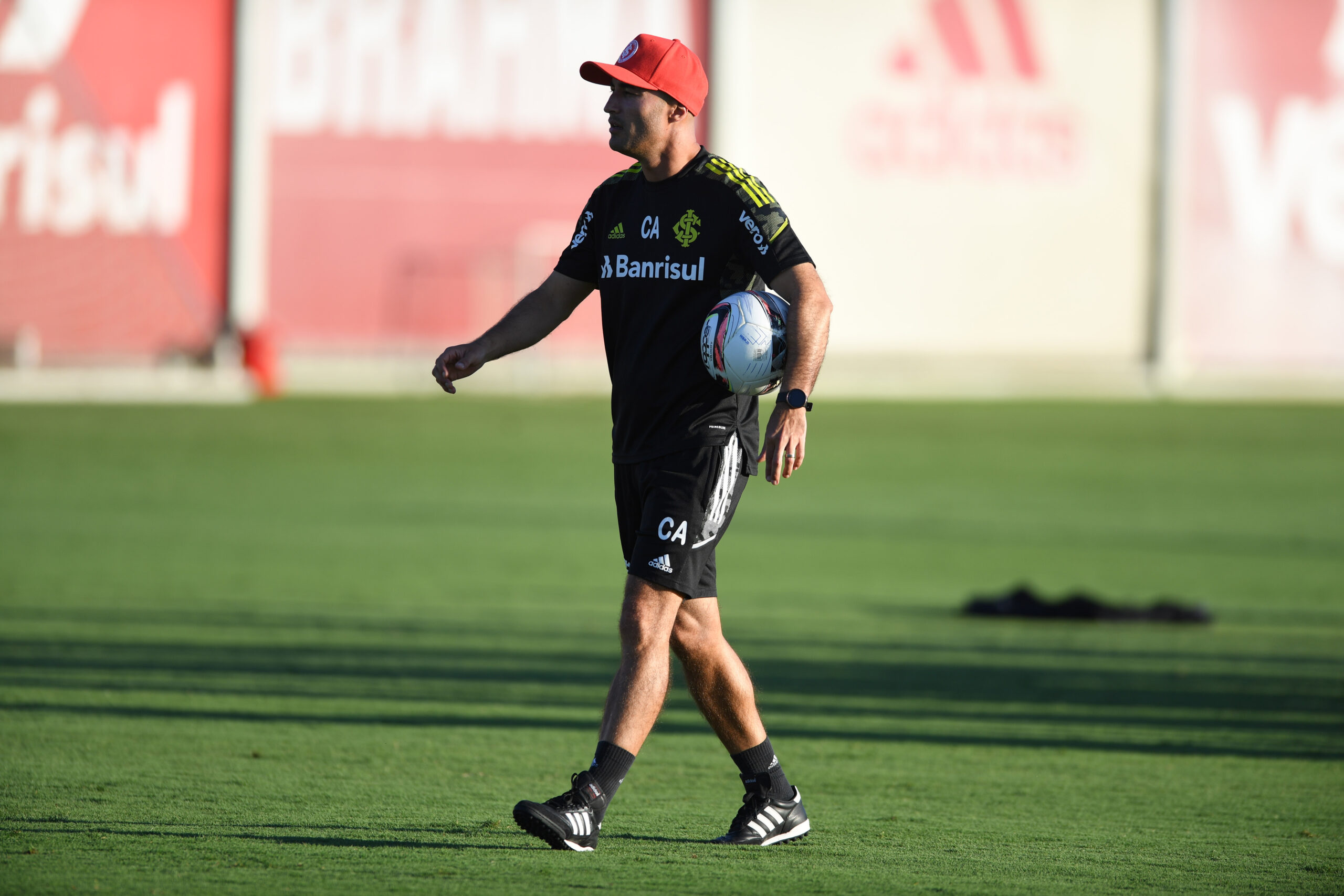 Leia mais sobre o artigo De olho; Atletas que enfrentam o São José pendurados para o GRE-NAL