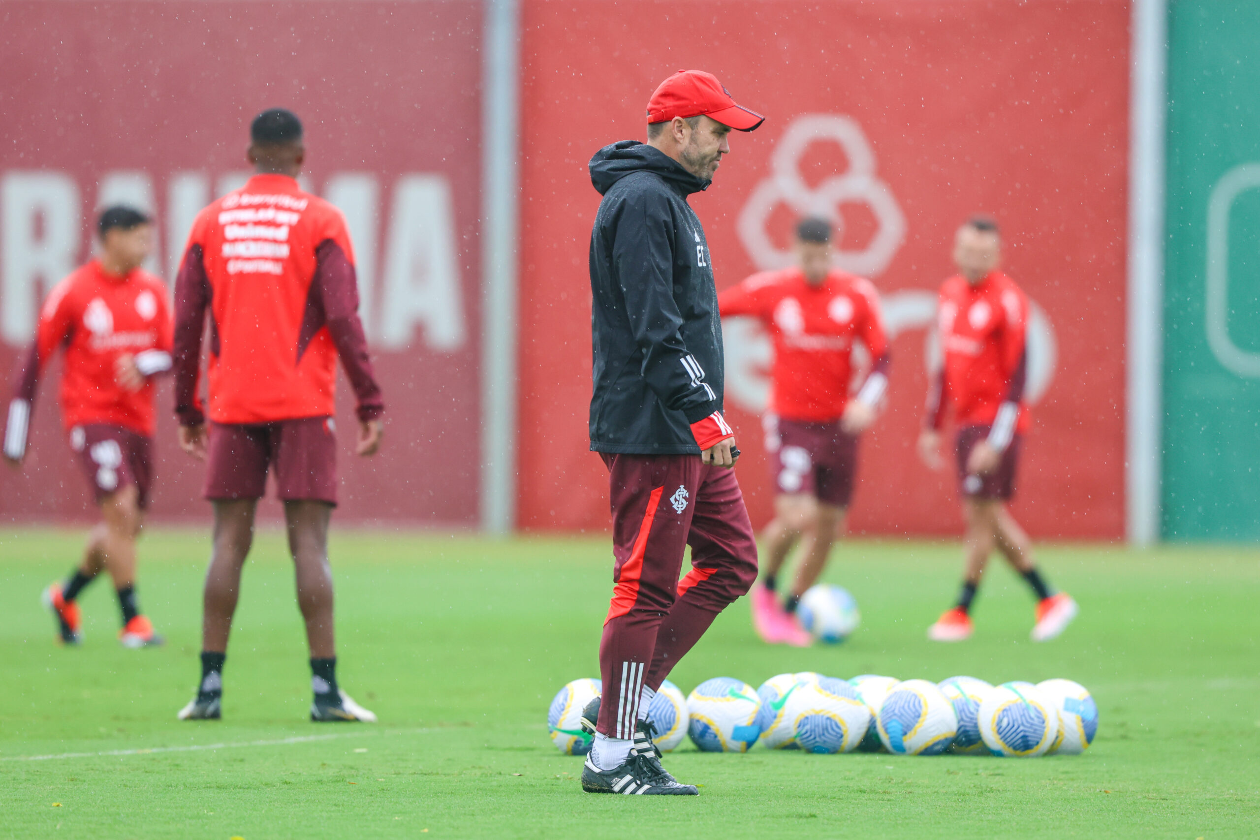 Leia mais sobre o artigo Com desfalque e retorno; Inter enfrenta o Palmeiras; Provável escalação