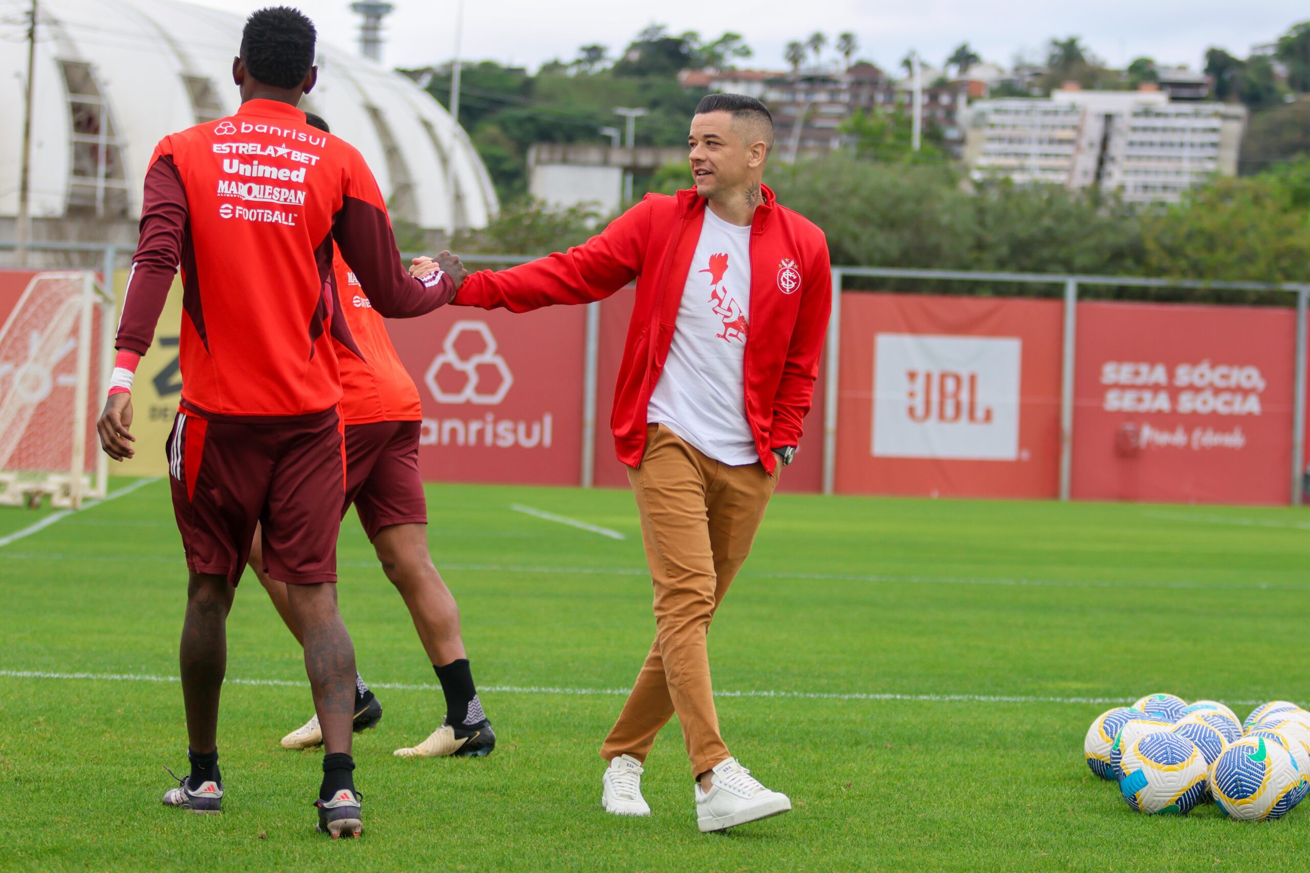 Leia mais sobre o artigo A palavra e os números de D’alessandro no clássico GRENAL