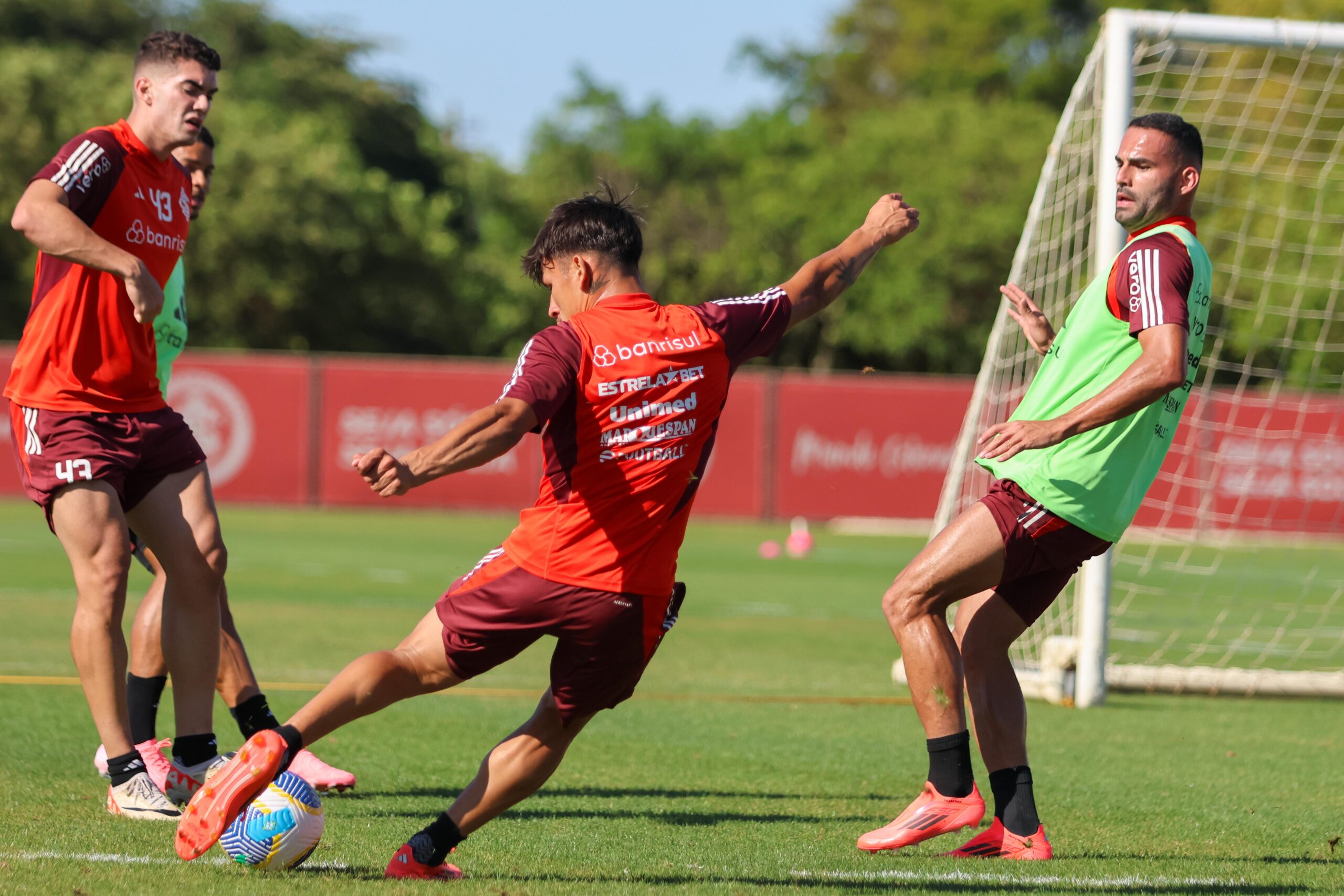 Leia mais sobre o artigo Celtic toma postura perigosa em relação a negociação de Bernabei